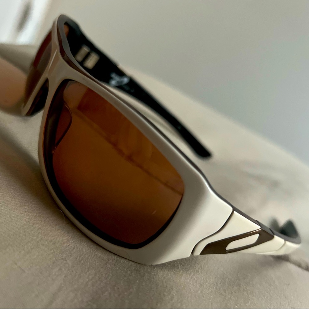 Oakley Vintage Women's Sunglasses SideWays White & Brown 61 mm small frame